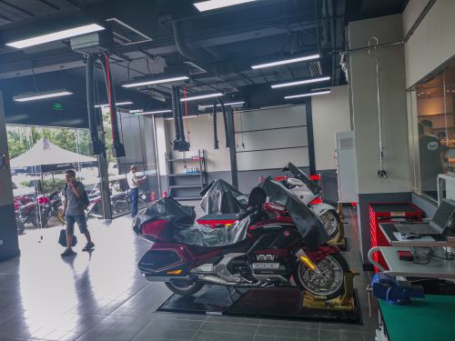 自2014年honda启动在华进口大排量摩托车事业以来,至今已在国内开设