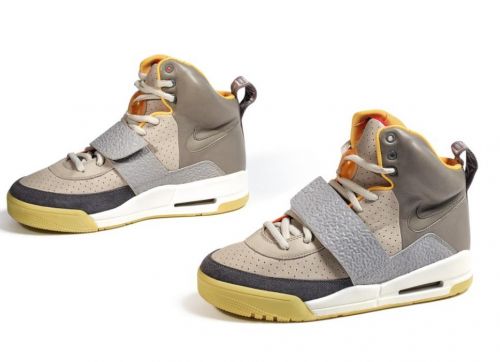 快讯nikeairyeezy1运动鞋以180万美元成交被奢侈品股票发行公司rare拍