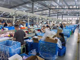 从无班可接到年销千万，95后厂二代在拼多多重塑义乌小商品产业2950